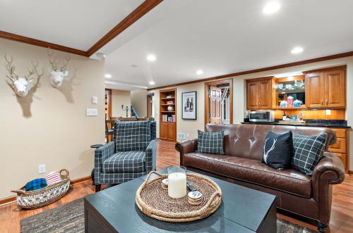 Χώρος καθιστικού στο "The Darling" at Drew by Roxy Rentals