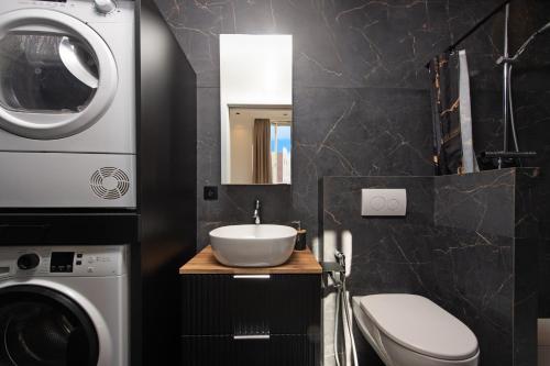 Vannituba majutusasutuses 2P Central & Quiet in Cap d 'Ail