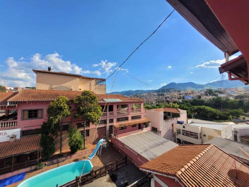 Nespecifikovaný výhled na hory nebo výhled na hory při pohledu z hotelu