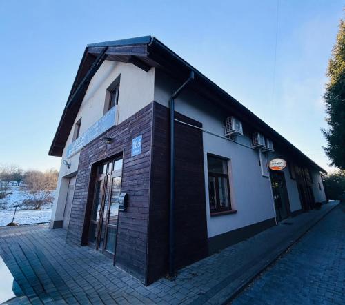 VILLA BESKIDY Jezioro Zywieckie POKOJE Z LAZIENKA KLIMATYZACJA TV WIFI