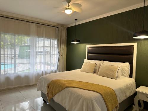 Postel nebo postele na pokoji v ubytování No 80 At Erasmus