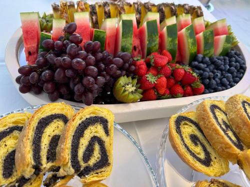 Еда / где поесть недалеко от отеля