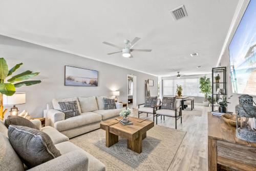 Posezení v ubytování A Space aWAVE A Relaxing Coastal Getaway