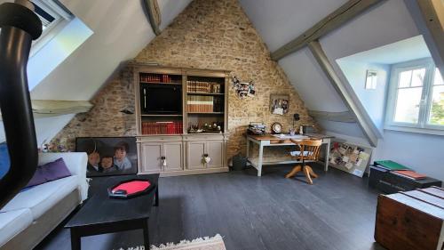 Kuchyň nebo kuchyňský kout v ubytování Le presbytère de Bueil - Gite 8 pers - 5 couchages