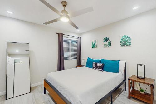 Ένα ή περισσότερα κρεβάτια σε δωμάτιο στο Desert Oasis Condo