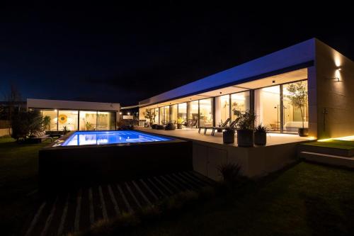 Bazén v ubytování Pizpireta Villa Rural nebo v jeho okolí