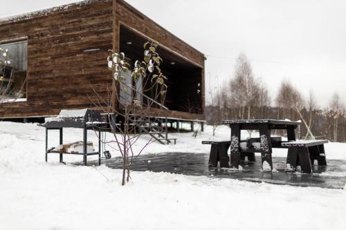 Φωτογραφία από το άλμπουμ του Яблуневий схил σε Tukhlya