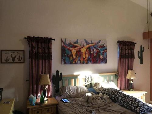 利哈伊埃克斯Holiday home with 1 bedroom的一间卧室，床上有一只毛绒玩具