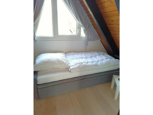 Postel nebo postele na pokoji v ubytování Holiday home in Blankenheim with Wi-Fi