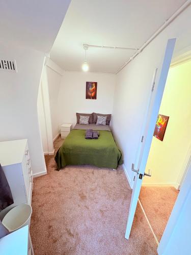 LUXURY 3 BED FLAT for 8 people close to Chelsea Stadium 5 min from the main station photo 88