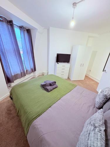 LUXURY 3 BED FLAT for 8 people close to Chelsea Stadium 5 min from the main station photo 77