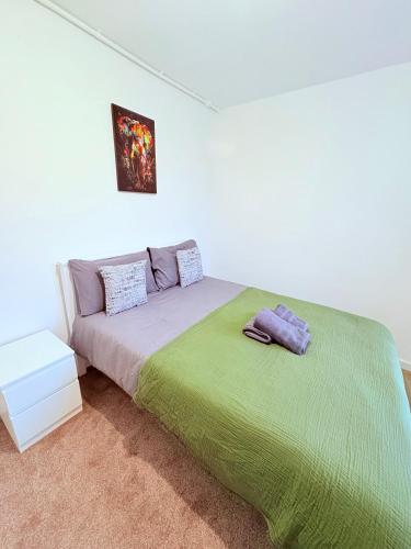 LUXURY 3 BED FLAT for 8 people close to Chelsea Stadium 5 min from the main station photo 7