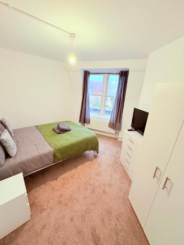 LUXURY 3 BED FLAT for 8 people close to Chelsea Stadium 5 min from the main station photo 79