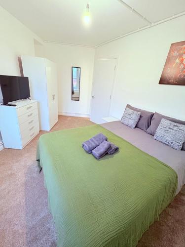 LUXURY 3 BED FLAT for 8 people close to Chelsea Stadium 5 min from the main station photo 6