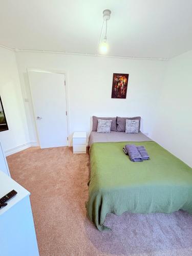 LUXURY 3 BED FLAT for 8 people close to Chelsea Stadium 5 min from the main station photo 74