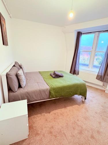 LUXURY 3 BED FLAT for 8 people close to Chelsea Stadium 5 min from the main station photo 85