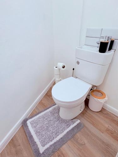 LUXURY 3 BED FLAT for 8 people close to Chelsea Stadium 5 min from the main station photo 90