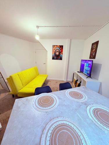 LUXURY 3 BED FLAT for 8 people close to Chelsea Stadium 5 min from the main station photo 97