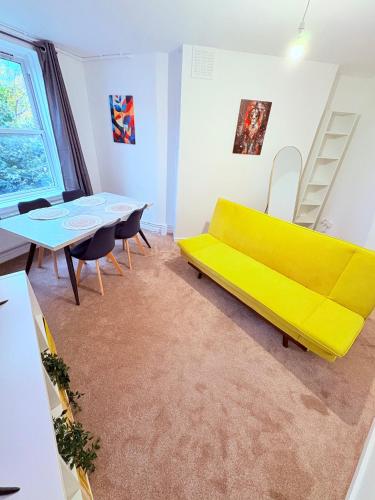 LUXURY 3 BED FLAT for 8 people close to Chelsea Stadium 5 min from the main station photo 102