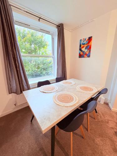 LUXURY 3 BED FLAT for 8 people close to Chelsea Stadium 5 min from the main station photo 107