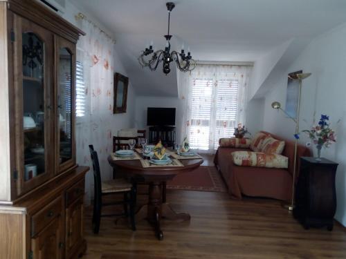 Apartments by the sea Novi Vinodolski - 2347