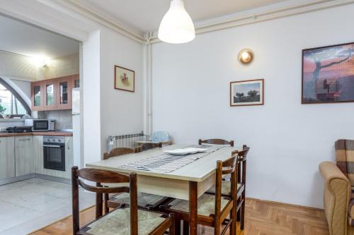 Apartments with parking space Stinjan, Pula - 7368