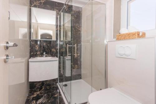 Family friendly house with a swimming pool Vrpolje, Sibenik - 25004