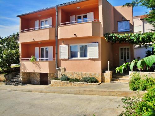 Apartments by the sea Cizici, Krk - 25023