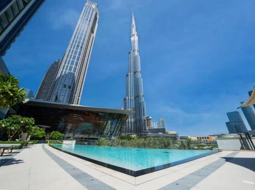 2BR Next to Burj Khalifa& Dubai Mall in Grande Residence