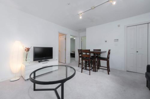 Et tv og/eller underholdning på Private Guesthouse in Prime Location