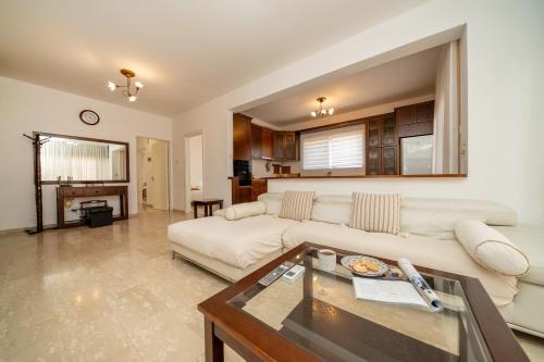3 bedroom flat central, beach, walking streets