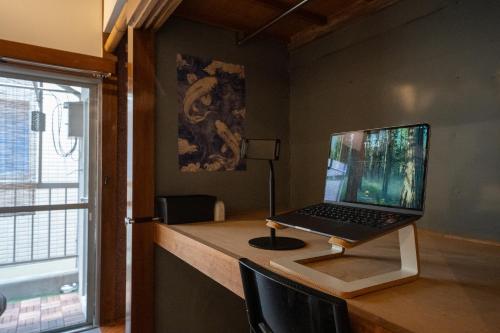 Private House 4K Cinema & Wide King Bed - Nagomi Art Osaka -