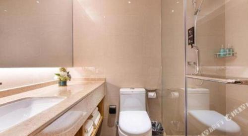 Ένα μπάνιο στο City Comfort Inn Kunshan High-speed Railway Station Renmin Road