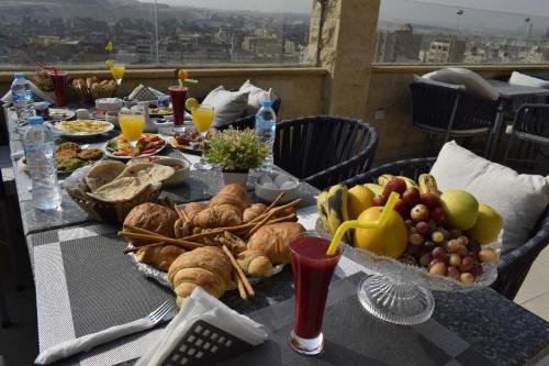 Jídlo v hotelu nebo okolí