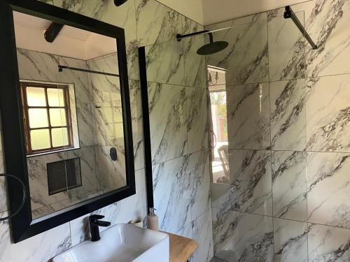 Ένα μπάνιο στο The White House @ Cintsa