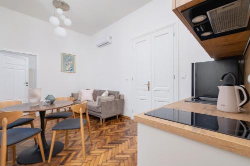 Apartment with the balcony - Augustiańska 1
