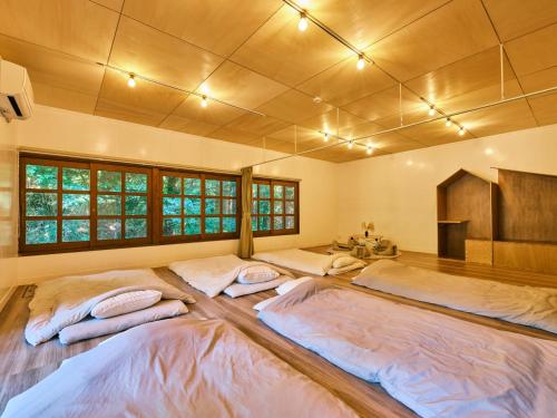 Una cama o camas en una habitación de so-an morie