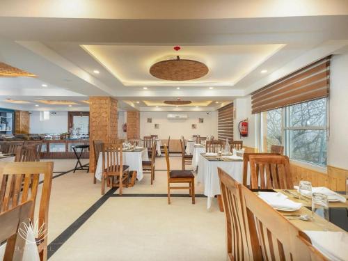 Χώρος καθιστικού στο Hotel Black Pearl and Spa, Pahalgam