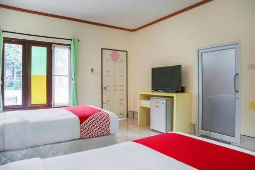 Μια τηλεόραση ή/και κέντρο ψυχαγωγίας στο OYO 742 View Pruksa Resort