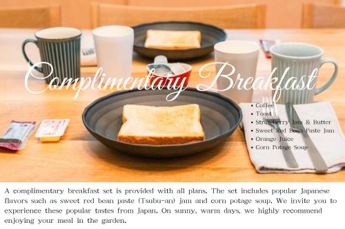 Jídlo v ryokanu nebo okolí