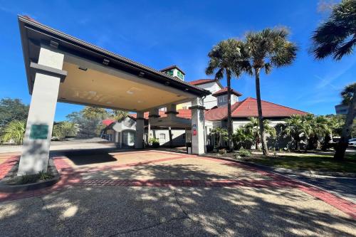 Το κτήριο όπου στεγάζεται  το ξενοδοχείο