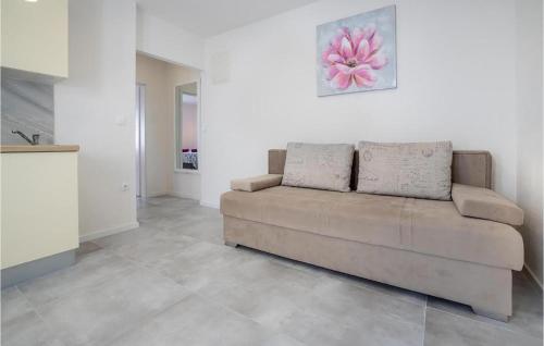 Khu vực ghế ngồi tại Lovely Apartment In Tucepi With House Sea View