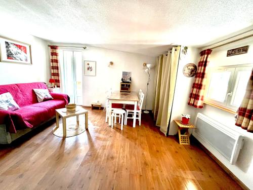 Appartement centre Vars les Claux 150 m des pistes