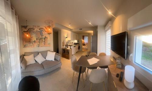 villa avec 200m de jardin privé la sablhyeres
