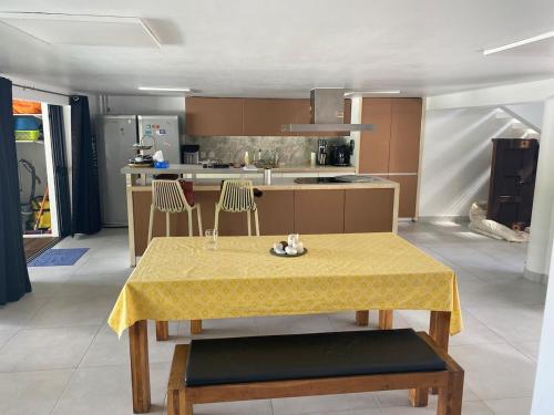 Kuchyň nebo kuchyňský kout v ubytování Maison dans un cadre paisible