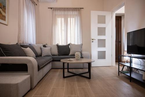 Virginia Luxury Apartment by Home Sweet Home