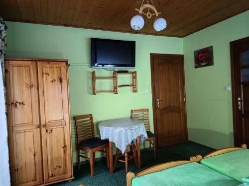 Postel nebo postele na pokoji v ubytování Kwatery prywatne u Danusi