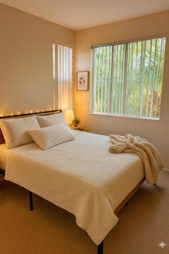 Marina Del Rey Beach Retreat w Hot Tub, Billiards & Grill photo 30