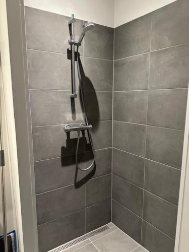 Ένα μπάνιο στο 11F 2 th