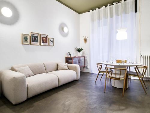 Design Apartment with Private Street Entrance